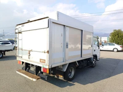 Isuzu ELF  с аукциона в Японии