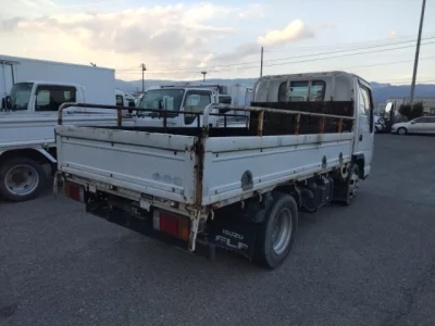 Isuzu ELF  с аукциона в Японии