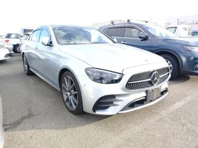 Mercedes-Benz E CLASS  с аукциона в Японии