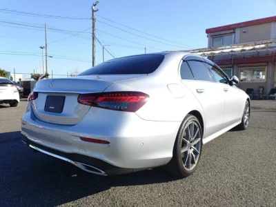 Mercedes-Benz E CLASS  с аукциона в Японии
