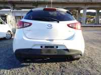 Mazda DEMIO лот № 8756 оценка 3  с аукциона в Японии 3
