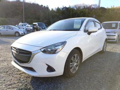 Mazda DEMIO  с аукциона в Японии