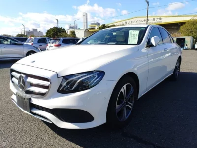 Mercedes-Benz E CLASS  с аукциона в Японии