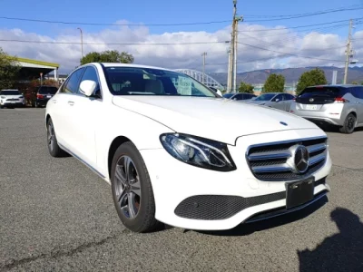 Mercedes-Benz E CLASS  с аукциона в Японии