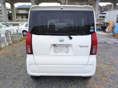Daihatsu TANTO  с аукциона в Японии