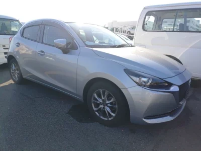 Mazda MAZDA2  с аукциона в Японии