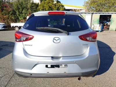 Mazda MAZDA2  с аукциона в Японии