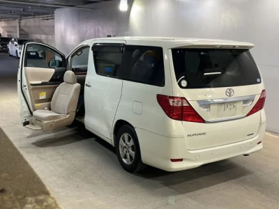 Toyota ALPHARD  с аукциона в Японии