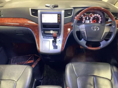 Toyota VELLFIRE  с аукциона в Японии