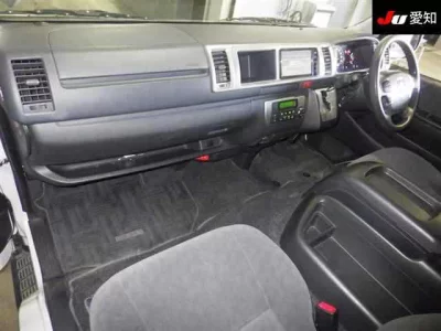 Toyota HIACE  с аукциона в Японии
