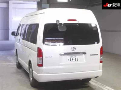Toyota HIACE  с аукциона в Японии