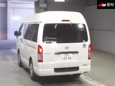 Toyota HIACE VAN  с аукциона в Японии