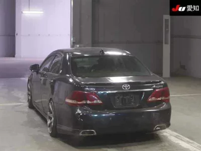 Toyota CROWN  с аукциона в Японии