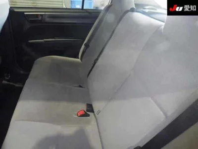 Toyota COROLLA AXIO  с аукциона в Японии