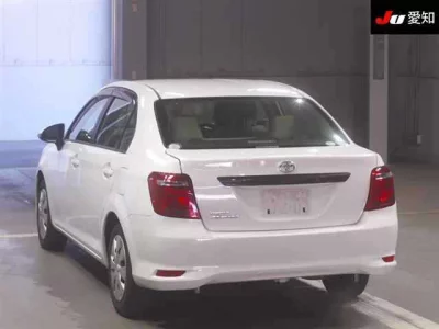 Toyota COROLLA AXIO  с аукциона в Японии