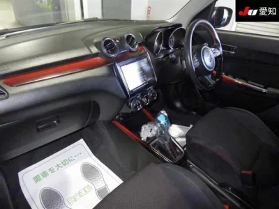 Suzuki SWIFT  с аукциона в Японии