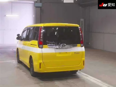 Toyota NOAH  с аукциона в Японии