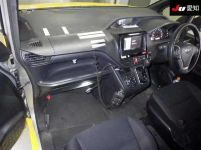 Toyota NOAH  с аукциона в Японии