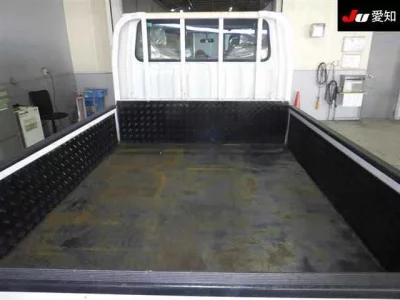 Isuzu ELF  с аукциона в Японии