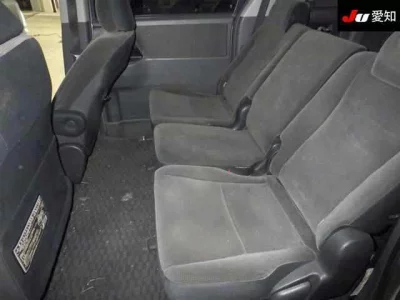 Toyota VOXY  с аукциона в Японии