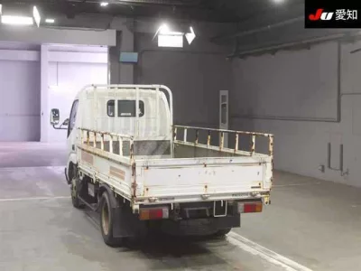 Toyota DYNA  с аукциона в Японии