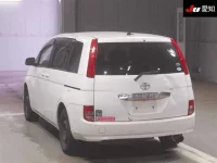 Toyota ISIS лот № 31018 оценка 3.5  с аукциона в Японии 1