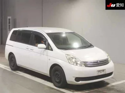 Toyota ISIS  с аукциона в Японии