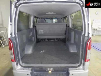 Toyota HIACE VAN  с аукциона в Японии