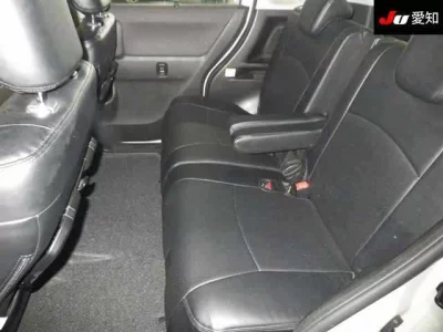 Mitsubishi DELICA D2  с аукциона в Японии