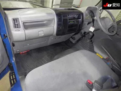 Toyota DYNA  с аукциона в Японии