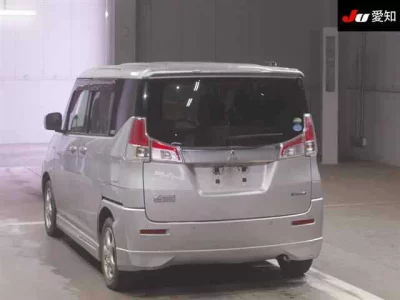 Mitsubishi DELICA D2  с аукциона в Японии