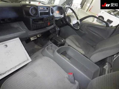 Toyota DYNA  с аукциона в Японии