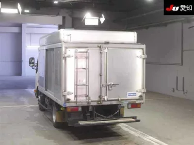 Toyota DYNA  с аукциона в Японии