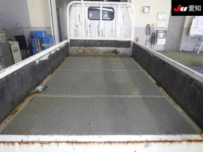 Toyota DYNA  с аукциона в Японии