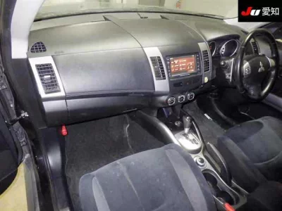 Mitsubishi OUTLANDER  с аукциона в Японии