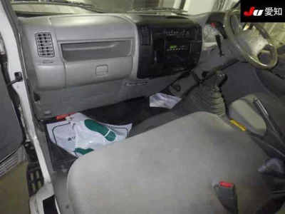 Toyota DYNA  с аукциона в Японии