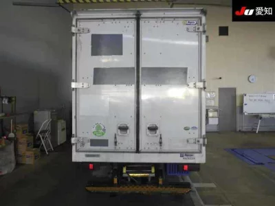 Toyota DYNA  с аукциона в Японии