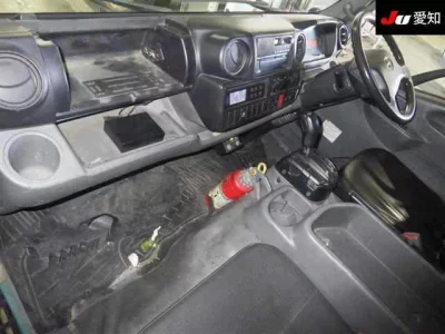 Toyota DYNA  с аукциона в Японии