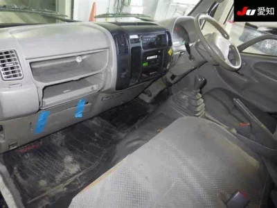 Toyota DYNA  с аукциона в Японии