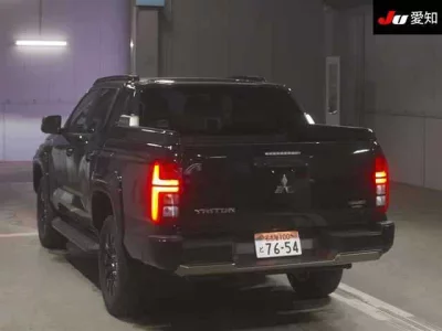 Mitsubishi TRITON