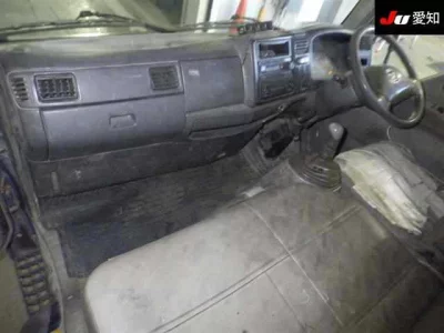 Mazda TITAN  с аукциона в Японии