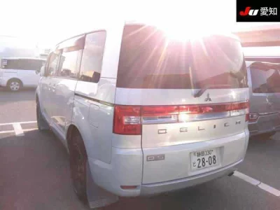 Mitsubishi DELICA D5