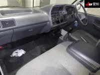 Toyota HIACE VAN лот № 7187 оценка R  с аукциона в Японии 2