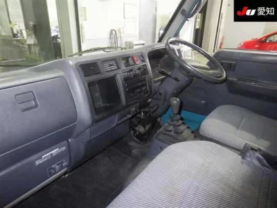 Toyota DYNA  с аукциона в Японии