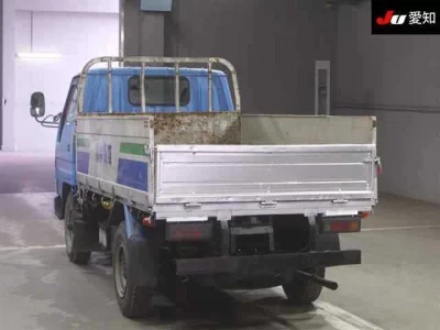 Toyota DYNA  с аукциона в Японии