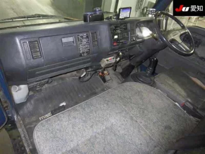 Mazda TITAN  с аукциона в Японии