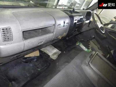 Toyota DYNA  с аукциона в Японии