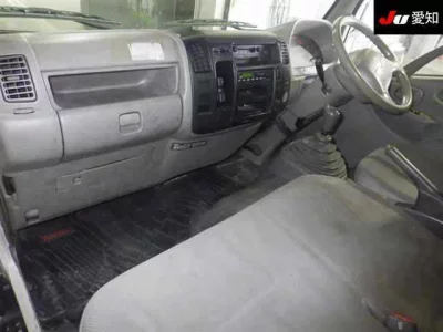 Toyota DYNA  с аукциона в Японии