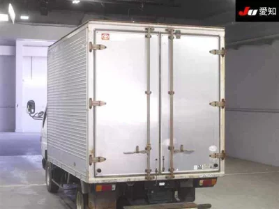 Toyota DYNA  с аукциона в Японии