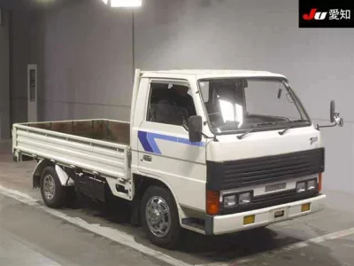 Mazda TITAN  с аукциона в Японии